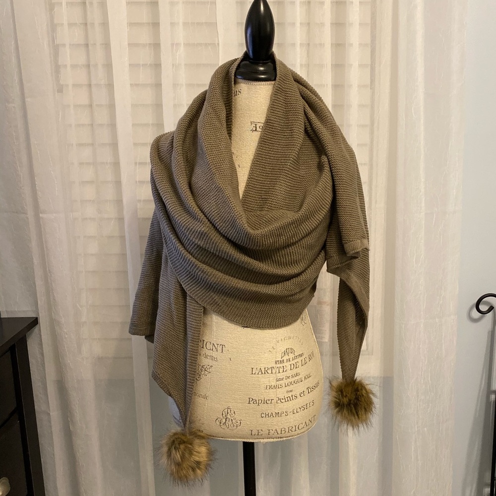 Knit draped scarf with fur poms